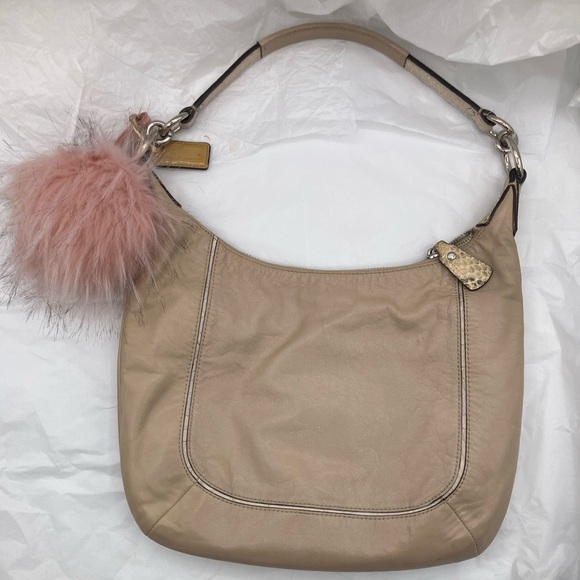 Coach Soho Beige and White Leather Shoulder Bag Charm kristin spectator Hobo - Picture 5 of 12